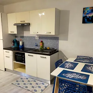  Appartement T2 Entre Riviere Et Chateau Centre
